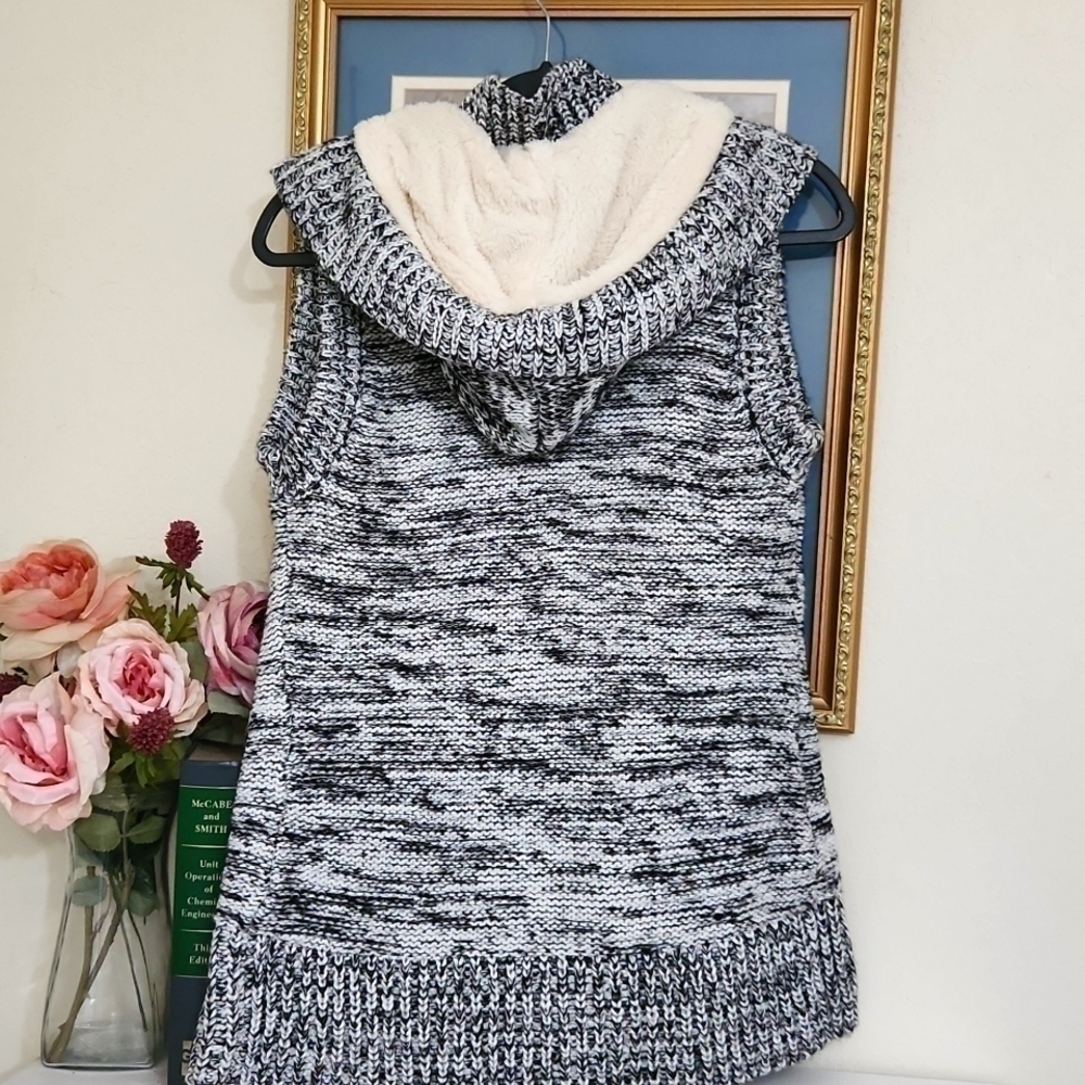 Cavalini Sweater Vest hoodie Super Cozy Zipper and button closure size M Winter - Picture 10 of 12
